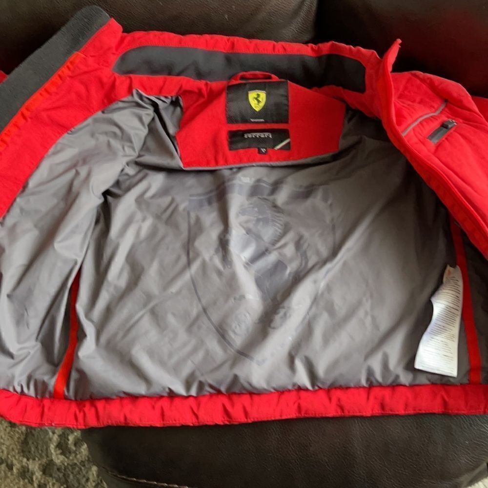 Ferrari Puffer Coat. - Picture 4 of 7